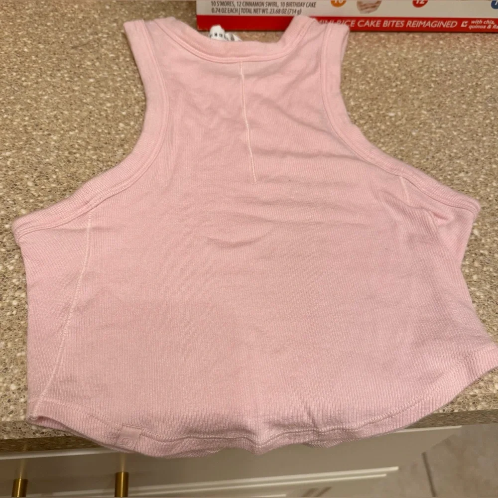 Lululemon Hold Tight Cropped Tank Top Flush
Pink size 2 Brand new w/out tags. - Picture 2 of 2
